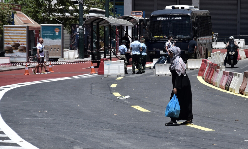 Μεγάλος Περίπατος: Έτσι είναι πλέον η πλατεία Συντάγματος - Εικόνες και βίντεο