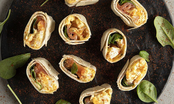 Άκης Πετρετζίκης: Τορτίγιες με αβγό