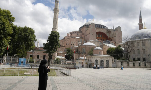 Αγιά Σοφιά: Αυτό είναι το διάταγμα που υπέγραψε ο Ερντογάν για να γίνει τζαμί