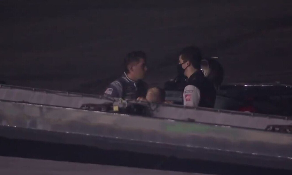 Οδηγοί πλακώθηκαν μετά από σύγκρουση σε αγώνα στο NASCAR (video)