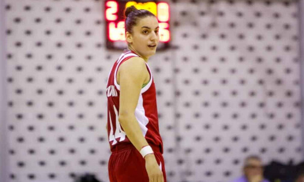 Ολυμπιακός: Ανανέωσαν και οι Σταμολάμπρου, Νικολοπούλου