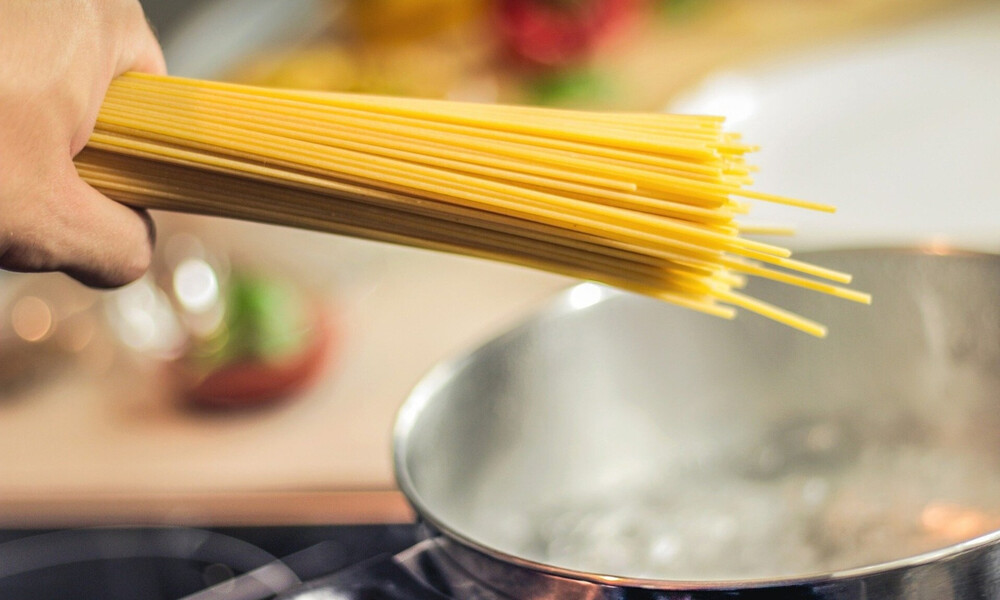 Αυτά είναι τα 5 λάθη που κάνουμε όταν μαγειρεύουμε μακαρόνια (photos)