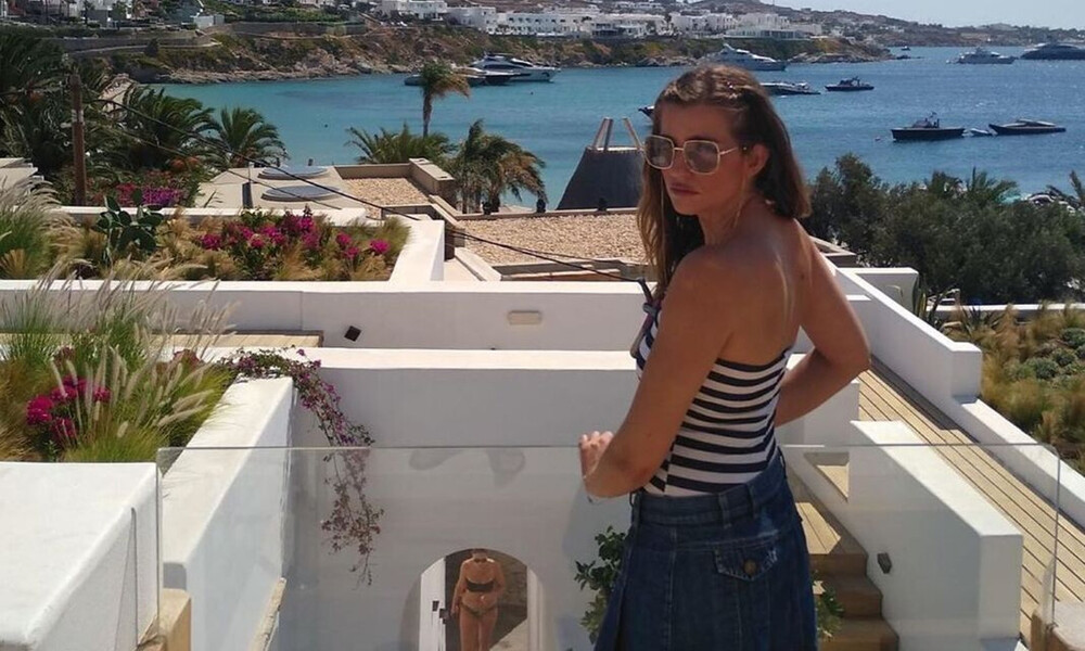 Άγριες Μέλισσες: Θα πάθεις πλάκα! Δες τη Λενιώ να τραγουδά στη μέση του δρόμου