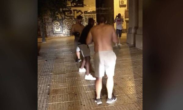 Νυχτερινό… μποξ και συνωστισμός σε πεζόδρομο στην Κυψέλη (video)