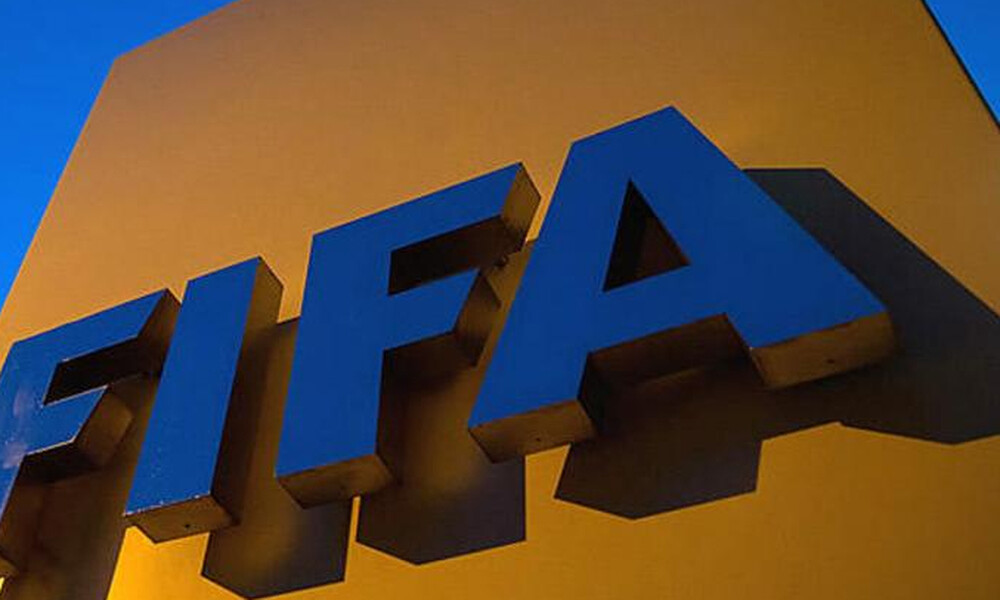 FIFA: Εξετάζει επιλογή στους παίκτες για αλλαγή εθνικής ομάδας