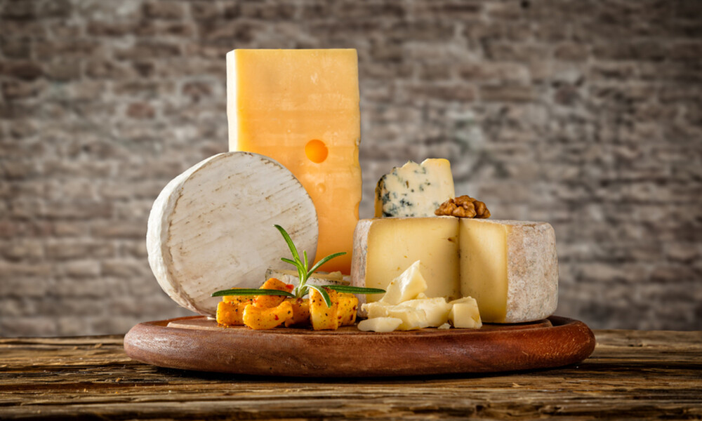 Κάνετε δίαιτα; Τα καλύτερα τυριά με χαμηλά λιπαρά (εικόνες)