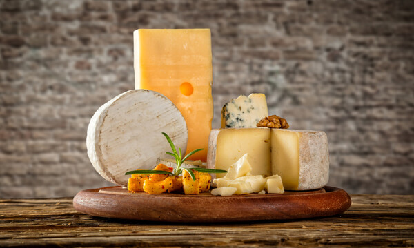 Κάνετε δίαιτα; Τα καλύτερα τυριά με χαμηλά λιπαρά (εικόνες)