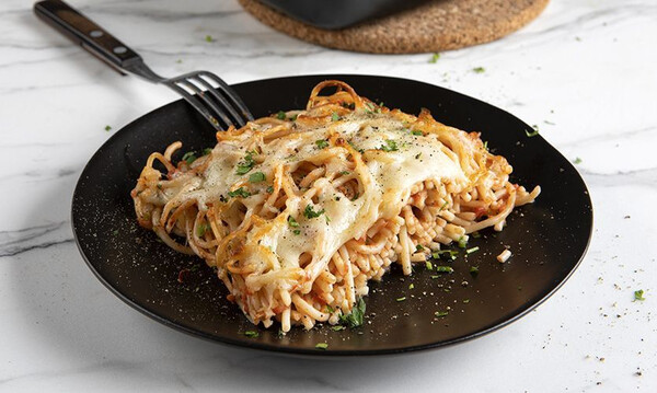 Άκης Πετρετζίκης: Ζυμαρικά φούρνου