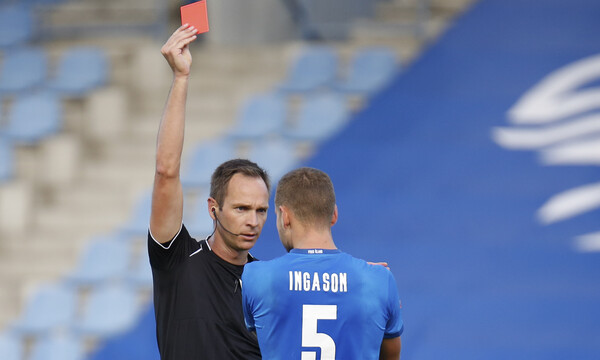 UEFA Nations League: Η αποβολή του Ίνγκασον που «σκότωσε» την Ισλανδία (video)
