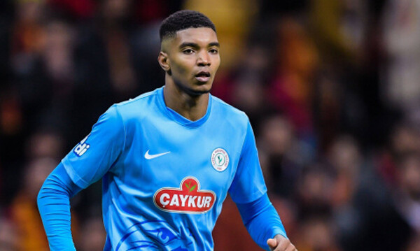 Ολυμπιακός: Σενάρια για Ιβανίλντο Φερνάντες