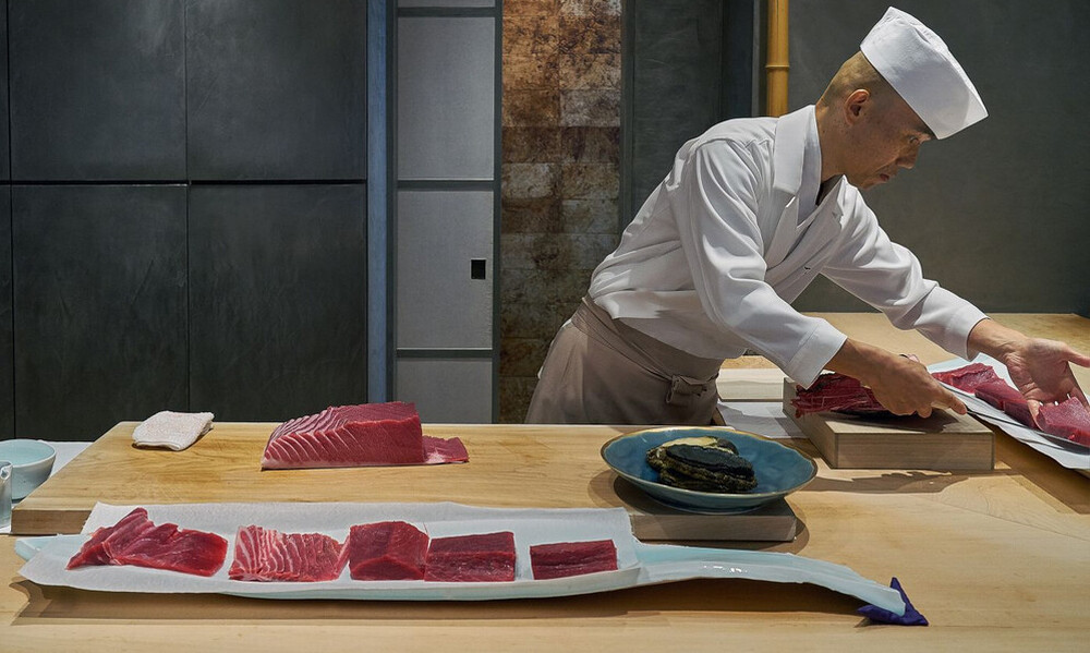 Ο κόσμος των sushi chefs μοιάζει βγαλμένος από ταινία με σαμουράι