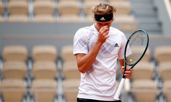 «Συναγερμός» στο Roland Garros: Έπαιζε με πυρετό και βήχα ο Ζβέρεφ (video)