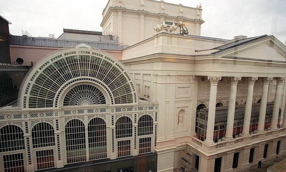 Βασιλική Όπερα του Λονδίνου: Βγάζει στο σφυρί πίνακα του Χόκνεϊ για να επιβιώσει