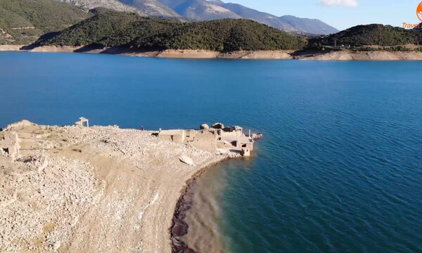 Το χωριό-φάντασμα που αναπαύεται στην υδάτινη αγκαλιά του Μόρνου (video)