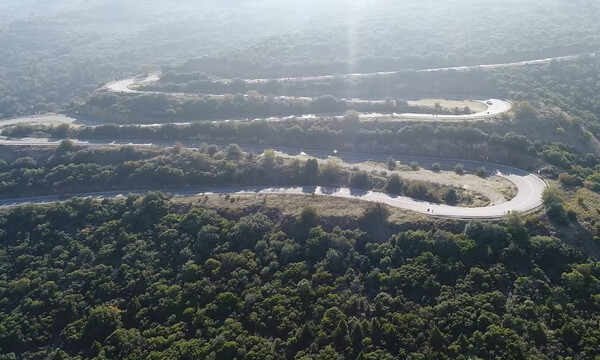 Ο ελληνικός δρόμος με τις 30 στροφές (video)