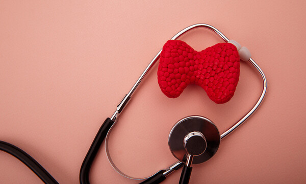 Θυρεοειδής που δεν λειτουργεί σωστά: Ποιες είναι οι πρώτες ενδείξεις (εικόνες)