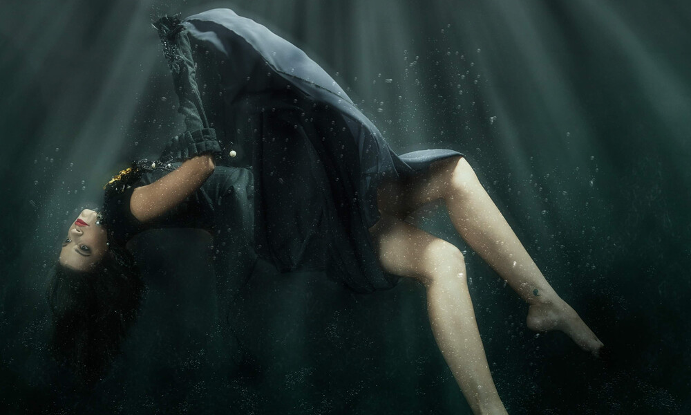 Εντυπωσιάζουν οι υποβρύχιες λήψεις της Τζένης Καζάκου (photos)