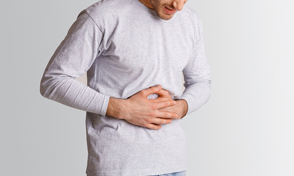 Δυσπεψία: 10 σπιτικές συνταγές για να ανακουφιστείτε (video)