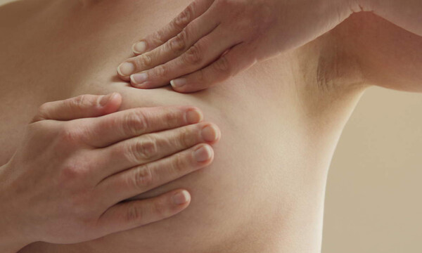 Όγκος στο στήθος: Τι τον προκαλεί εκτός από καρκίνο (εικόνες)