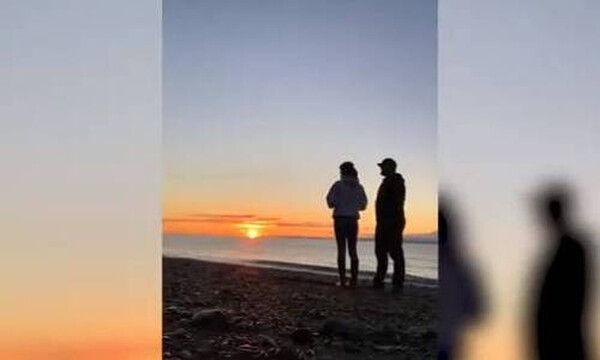 Πήγαν να βγάλουν selfie στο ηλιοβασίλεμα - Αυτό που συνέβη θα το θυμούνται για πάντα (vid)