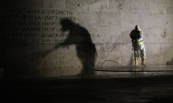 Κρούσματα σήμερα: 2.422 νέα και 63 νεκροί - «Μαύρο» ρεκόρ με 443 διασωληνωμένους