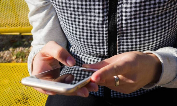 SMS 13033: Πώς να στείλετε αυτόματα μηνύματα χωρίς να ψάχνετε τους κωδικούς