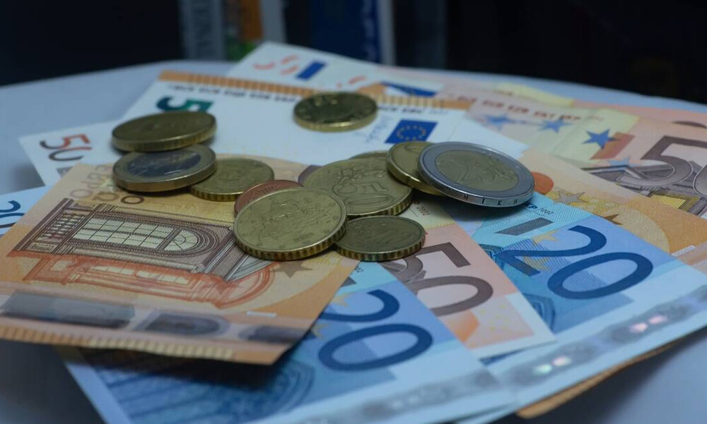 Συντάξεις: Για ποιους αναμένονται αυξήσεις έως 204 ευρώ - Πότε καταβάλλονται τα αναδρομικά 