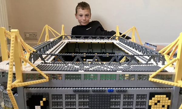 Απίθανο: Πιτσιρικάς κατασκευάζει τα γήπεδα της Bundesliga με LEGO (photos)
