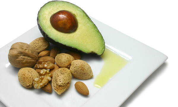 Σημάδια ότι πρέπει να τρώτε περισσότερα λιπαρά (εικόνες)