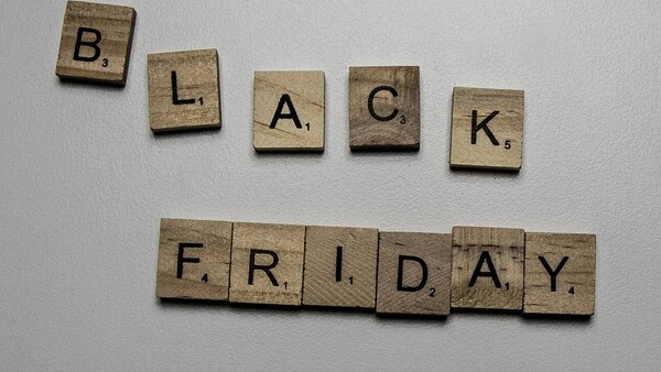 Πόσο ενίσχυσε η Black Friday τις πωλήσεις σε online super market και φαρμακεία