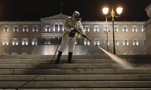 Κρούσματα σήμερα: 639 νέα ανακοίνωσε ο ΕΟΔΥ - 62 θάνατοι σε 24 ώρες - 558 οι διασωληνωμένοι