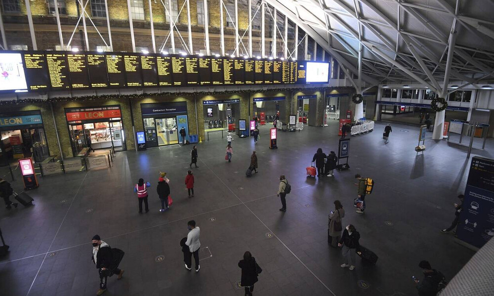 Μετάλλαξη κορονοϊού: Η Ευρώπη θωρακίζεται με μπλόκο στις πτήσεις από τη Βρετανία - Το σχέδιο της ΕΕ 