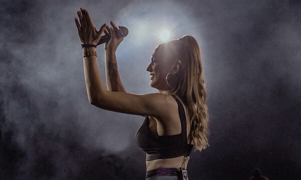 Βασιλική Νταντά: Μόλις κυκλοφόρησε το νέο της live cover 