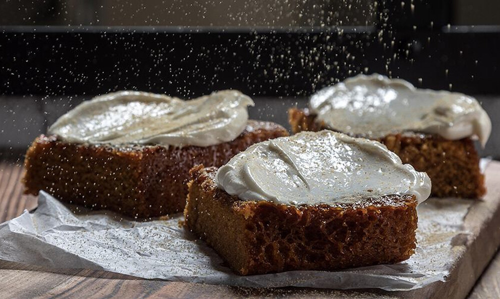 Άκης Πετρετζίκης: Gingerbread cake