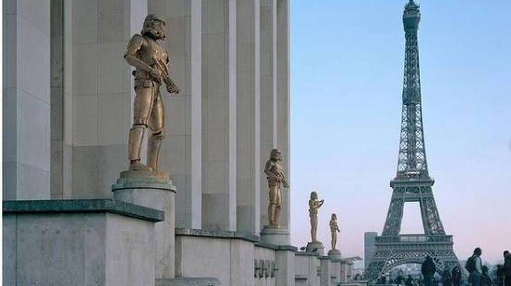 Παρίσι: Οι ήρωες της ποπ κουλτούρας «ενσωματώνονται» σε μεγάλα μνημεία