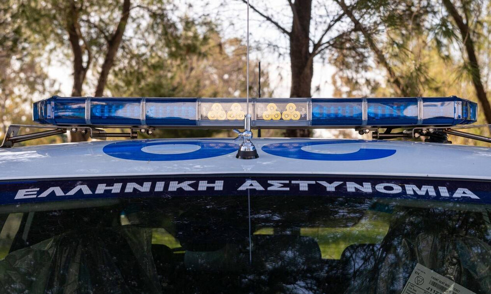 Ρέθυμνο: Έκαναν το σπίτι χαρτοπαικτική λέσχη - Συνελήφθησαν 20 άτομα, κατασχέθηκαν 28.000 ευρώ