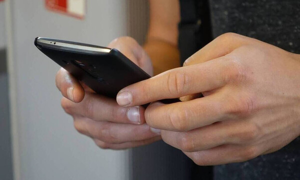 SMS στο 13033: Πού δεν ισχύει η διάρκεια των δύο ωρών