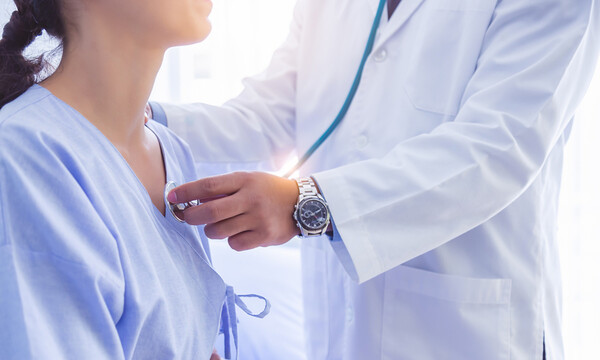 Κολπικός πτερυγισμός: Τι είναι και με ποια συμπτώματα εκδηλώνεται (εικόνες)