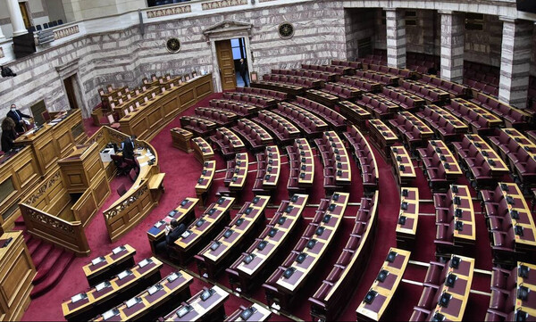 Νέα μέτρα στήριξης σε επιχειρήσεις - Τι περιλαμβάνει το νομοσχέδιο που κατατέθηκε στη Βουλή