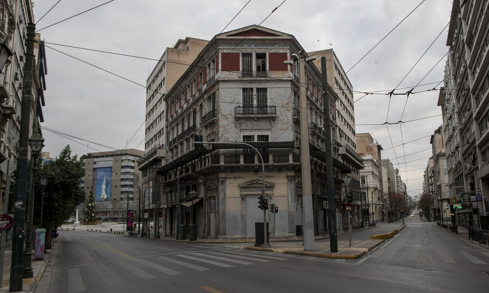 Lockdown στην Αττική: Κλείδωσε για μαγαζιά, Λύκεια- Εκκρεμούν μετακινήσεις κι απαγόρευση κυκλοφορίας