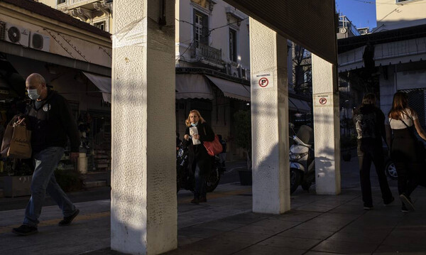 Κρούσματα σήμερα: 1.496 νέα ανακοίνωσε ο ΕΟΔΥ - 17 νεκροί σε 24 ώρες, στους 284 οι διασωληνωμένοι