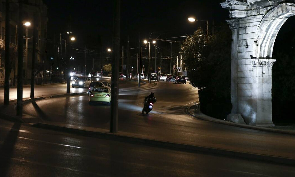 Lockdown: Χαλάρωση... με το σταγονόμετρο - Τα νέα μέτρα για μετακίνηση, SMS 6 και κομμωτήρια