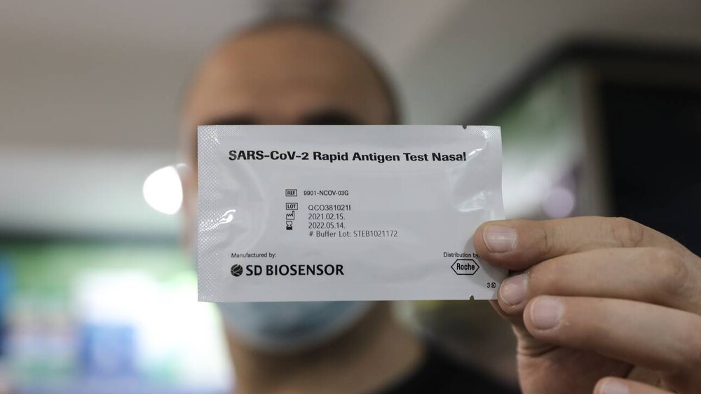 Self test: Ξεκίνησε η δωρεάν διάθεσή τους από τα φαρμακεία σε εκπαιδευτικούς και μαθητές