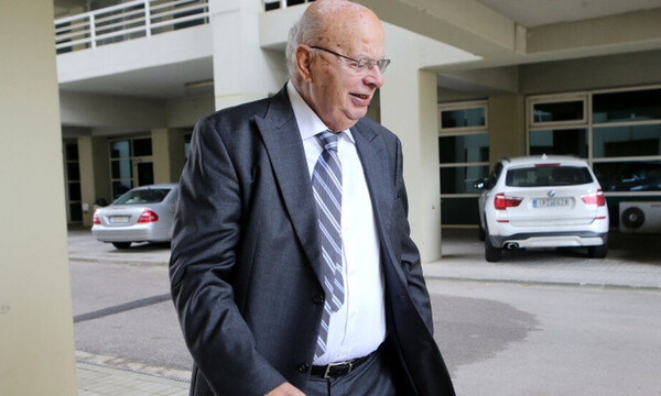 Κυριακόπουλος: «Αλυχτάνε τα σκυλιά… - Σεβασμός στον Γιώργο Βασιλακόπουλο»