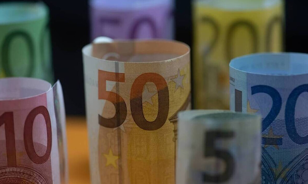 ΟΑΕΔ - Επίδομα 400 ευρώ: «Βροχή» οι αιτήσεις - Πότε θα πληρωθεί στους δικαιούχους