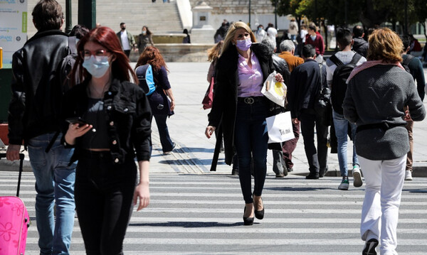 Κρούσματα σήμερα: 2.411 νέα ανακοίνωσε ο ΕΟΔΥ -  67 θάνατοι σε 24 ώρες, στους 837 οι διασωληνωμένοι