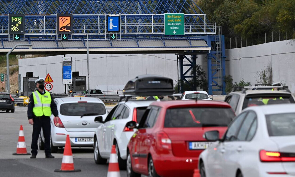 Σχέδιο της ΕΛΑΣ με κωδικό «μένουμε Αθήνα»: Αυστηροί έλεγχοι, πρόστιμα κι αναστροφή στους ανυπάκουους