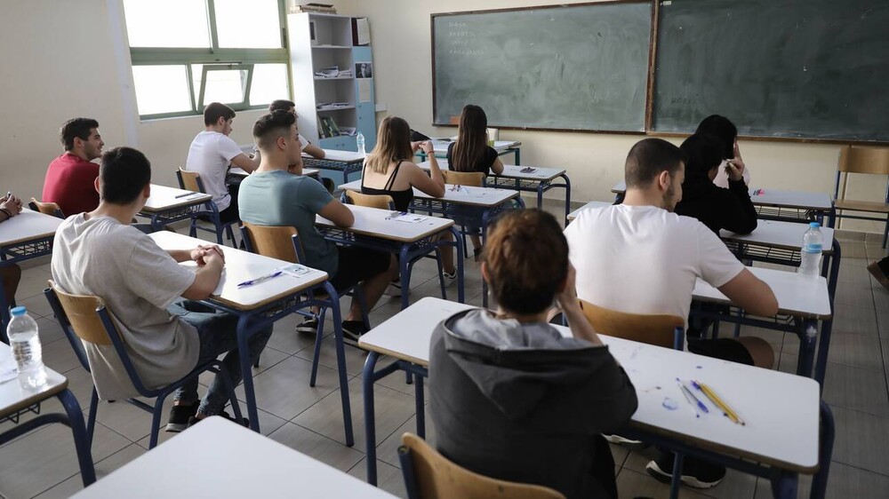 Πανελλαδικές: Τι θα γίνει αν κάποιος μαθητής νοσήσει με κορονοϊό εν μέσω εξετάσεων