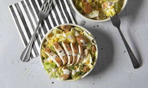 Άκης Πετρετζίκης: Light Caesar salad