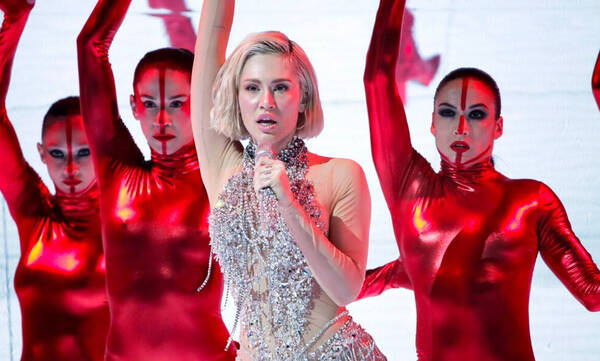 Eurovision 2021: Έβαλε φωτιά» στη σκηνή η Ελενα Τσαγκρινού - Ανέβηκε αμέσως στα στοιχήματα